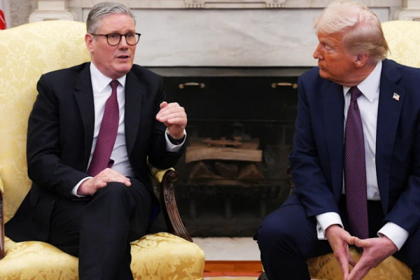 बेलायत-अमेरिका तनाव : ट्रम्पको टिप्पणी ‘अपमानजनक’ भन्दै स्टारमरले गरे माफीको माग